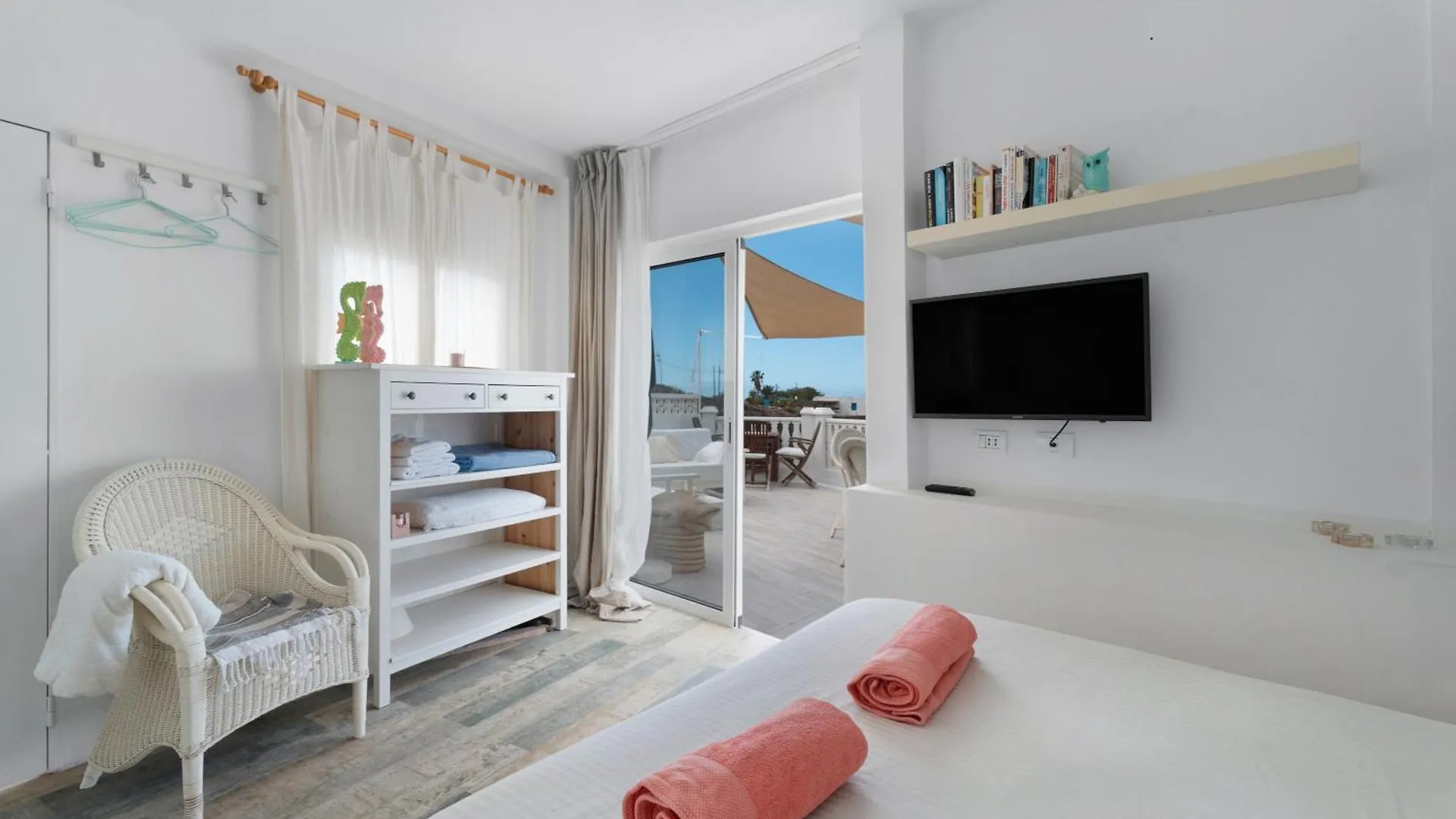 אדחה Tucadam Suites דירה