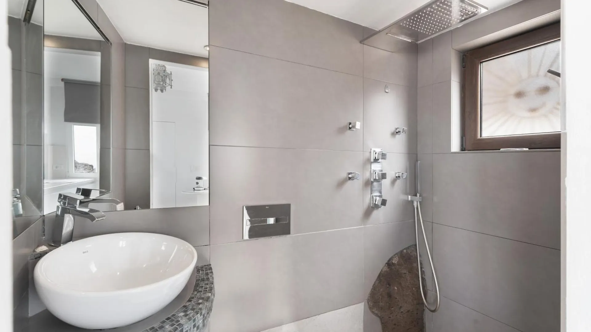 אדחה Tucadam Suites דירה